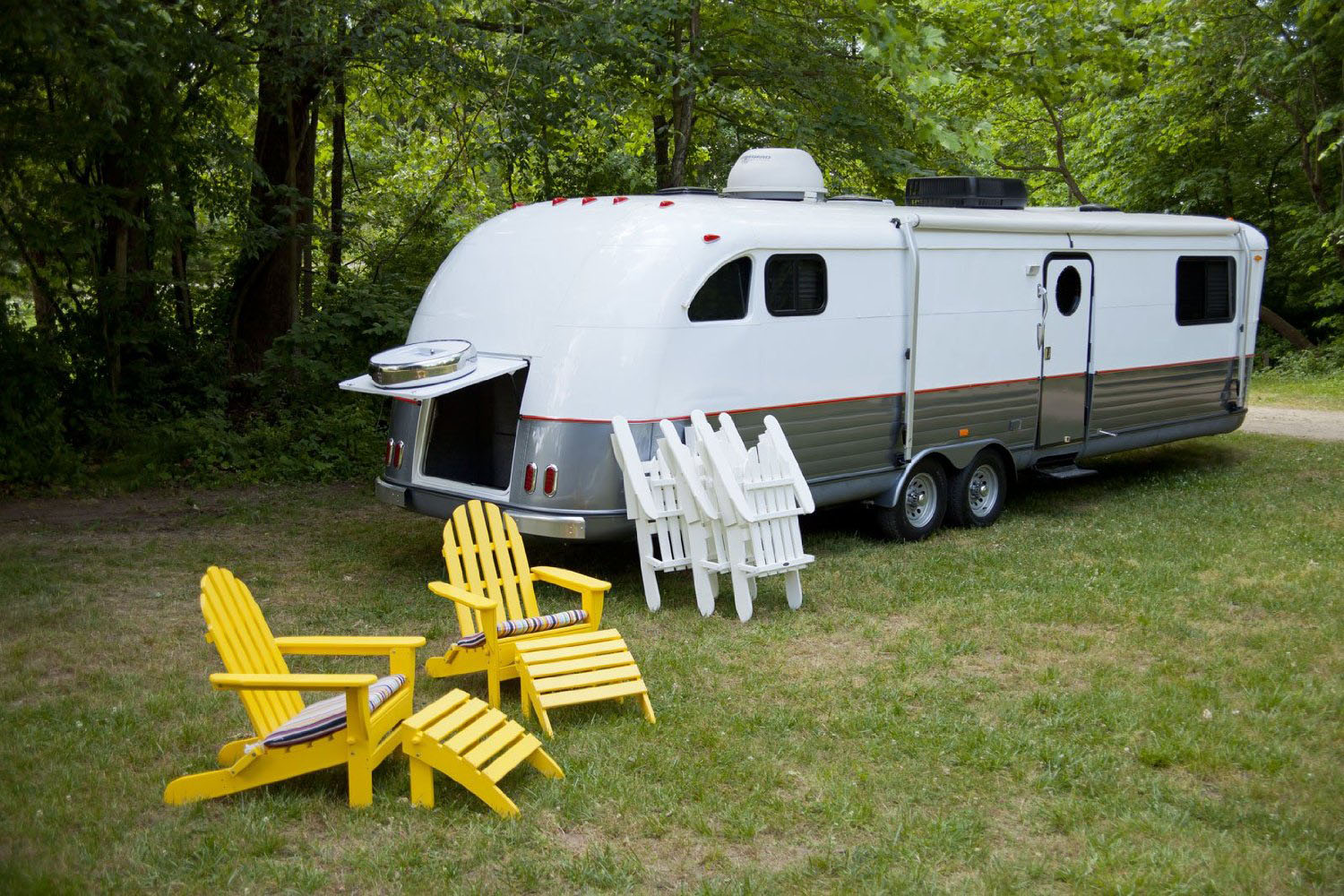 Folding-Plastic-Adirondack-Chairs